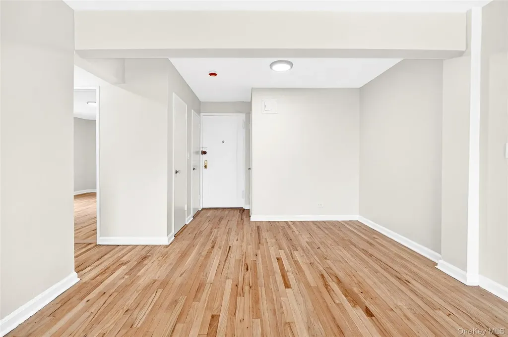 2244 Bronx Park E Bronx NY 10467