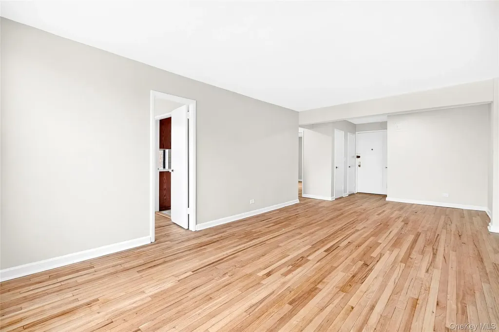 2244 Bronx Park E Bronx NY 10467