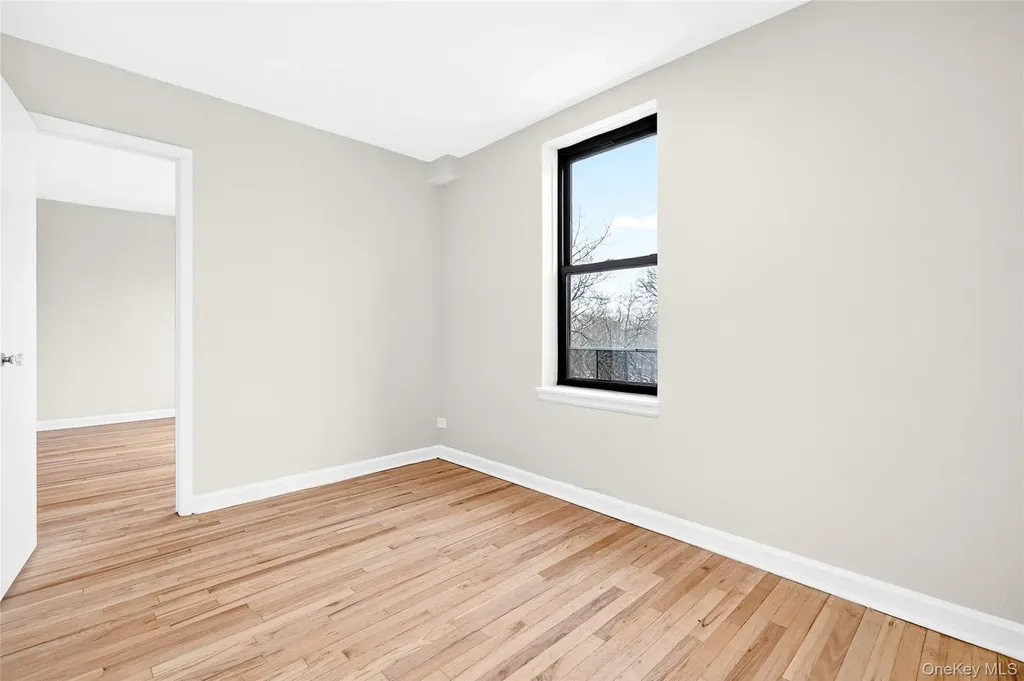 2244 Bronx Park E Bronx NY 10467