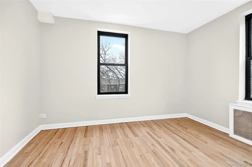 2244 Bronx Park E Bronx NY 10467