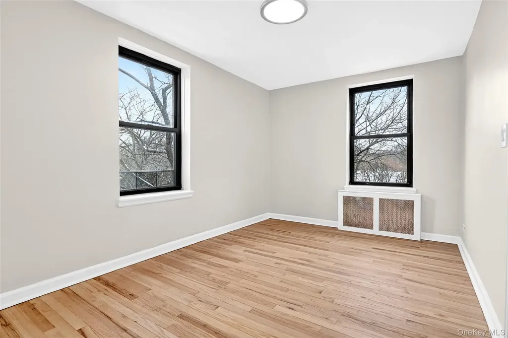 2244 Bronx Park E Bronx NY 10467