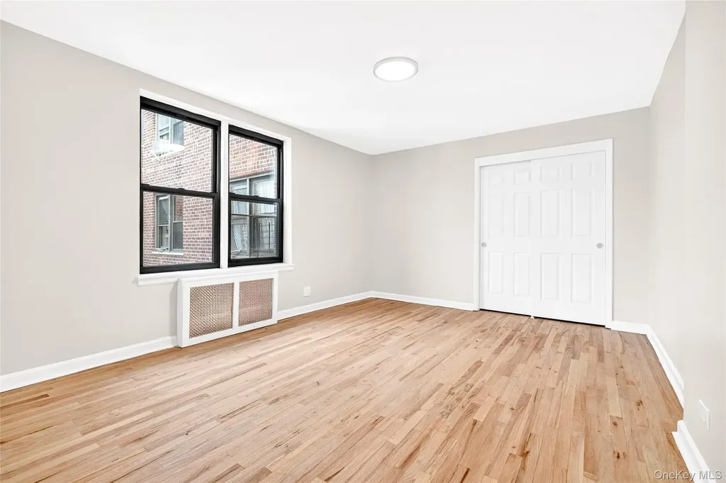 2244 Bronx Park E Bronx NY 10467
