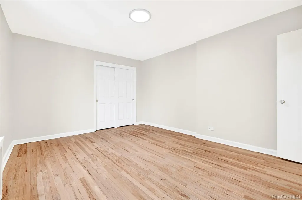2244 Bronx Park E Bronx NY 10467
