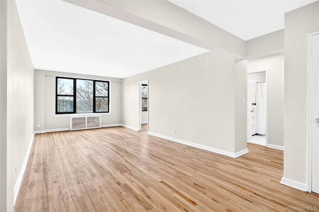 2244 Bronx Park E Bronx NY 10467