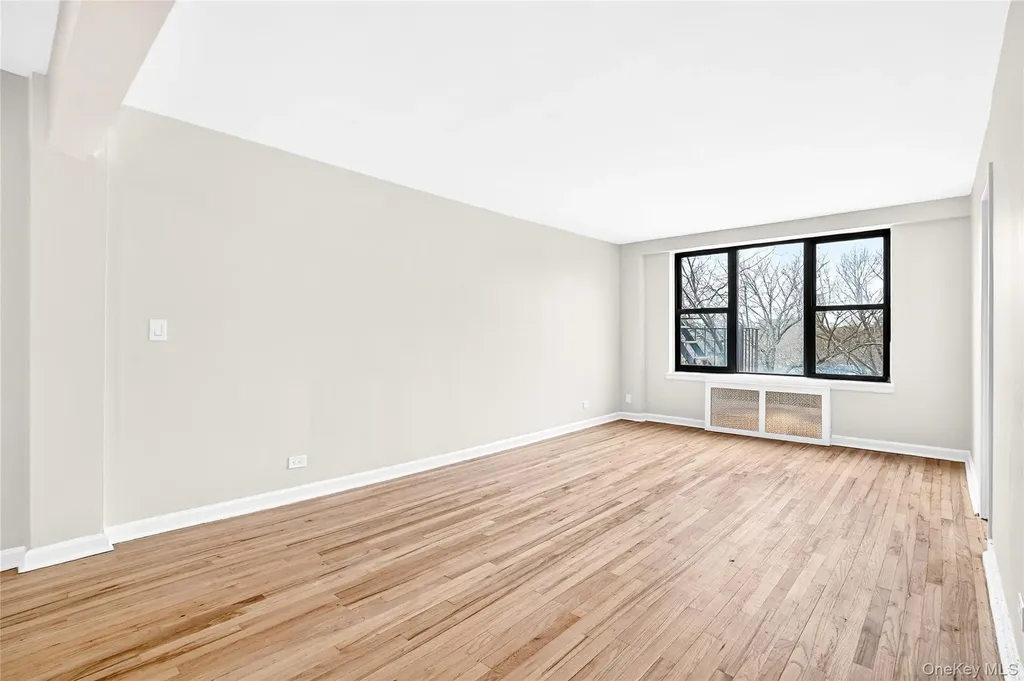 2244 Bronx Park E Bronx NY 10467