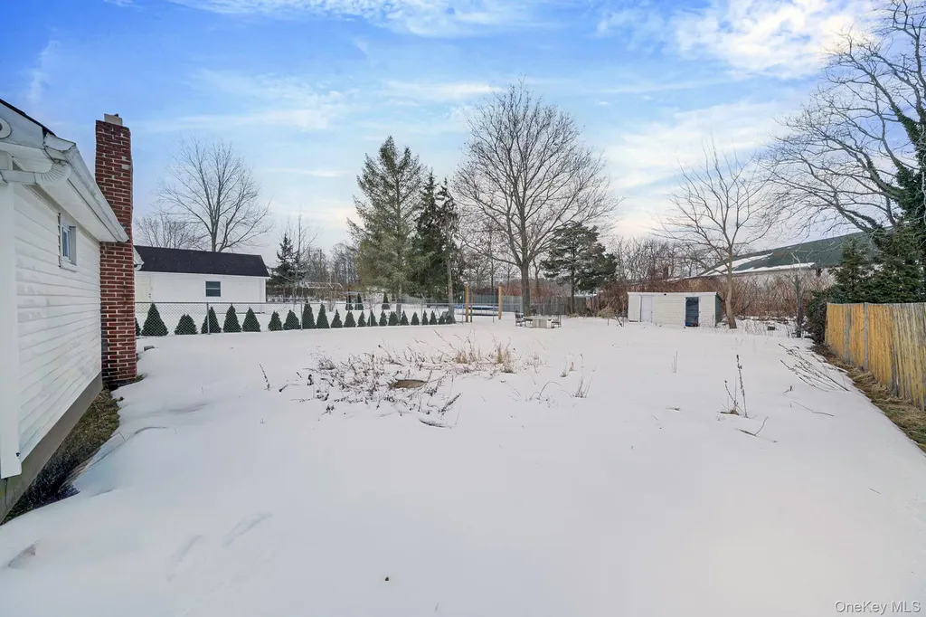 1049 Woodcrest Avenue Riverhead NY 11901