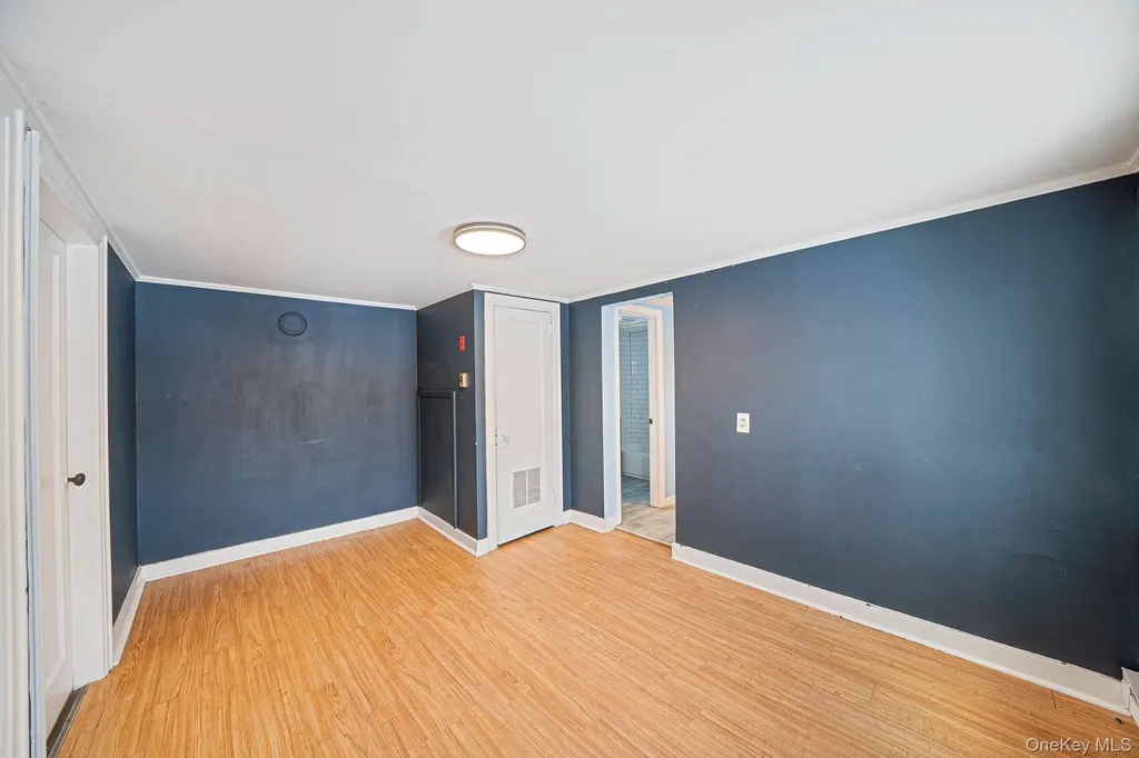 1049 Woodcrest Avenue Riverhead NY 11901