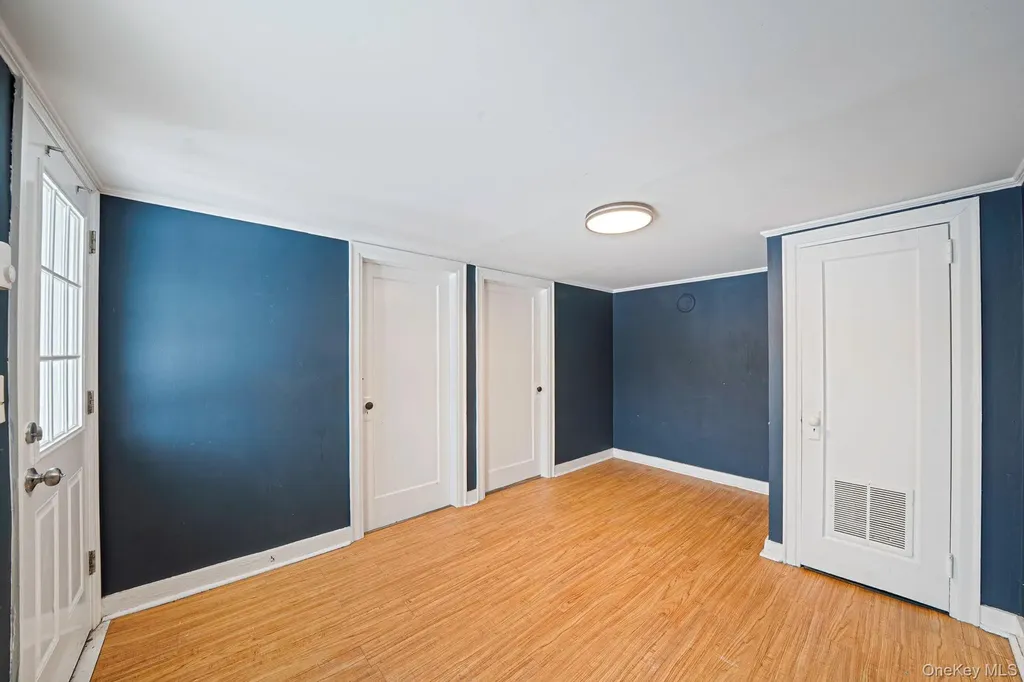 1049 Woodcrest Avenue Riverhead NY 11901