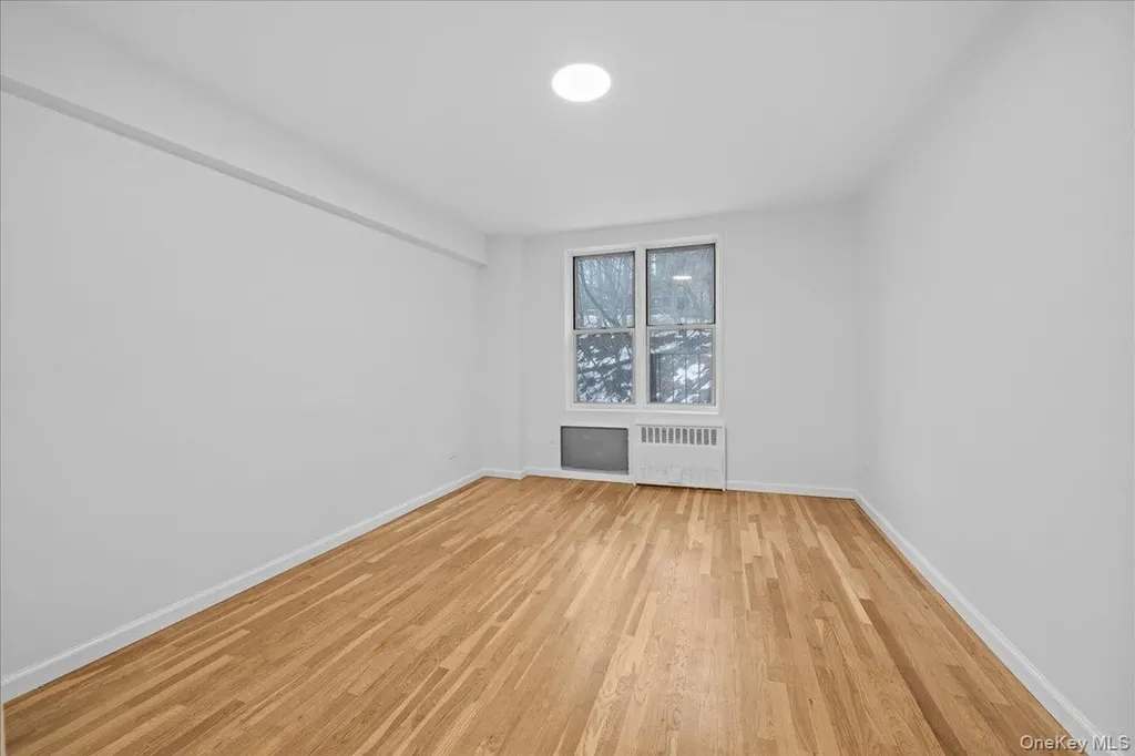 5425 Valles Avenue Bronx NY 10471