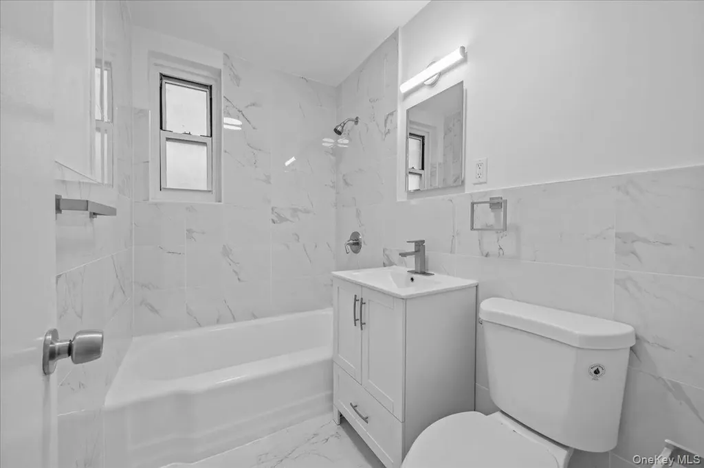 5425 Valles Avenue Bronx NY 10471