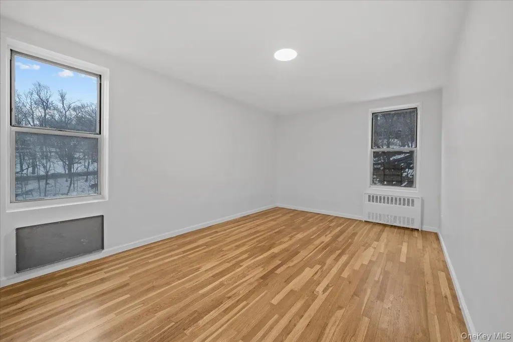 5425 Valles Avenue Bronx NY 10471
