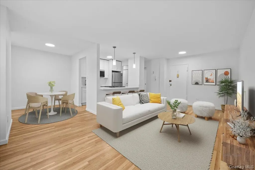 5425 Valles Avenue Bronx NY 10471