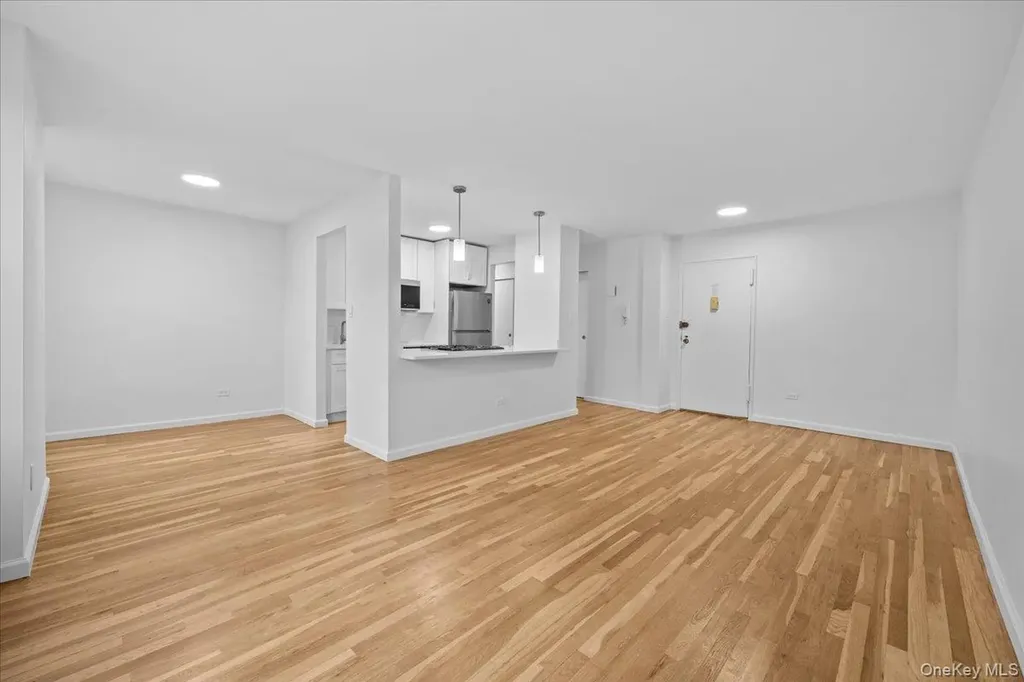 5425 Valles Avenue Bronx NY 10471
