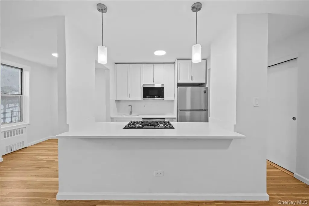 5425 Valles Avenue Bronx NY 10471