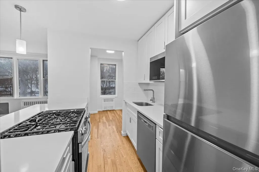 5425 Valles Avenue Bronx NY 10471