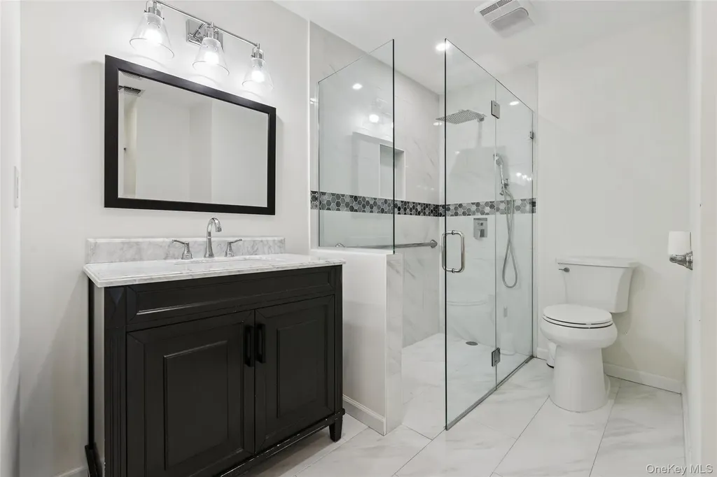 201 Bentley Court E Saint James NY 11780