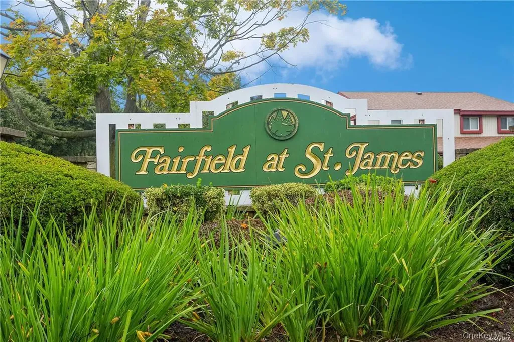 201 Bentley Court E Saint James NY 11780