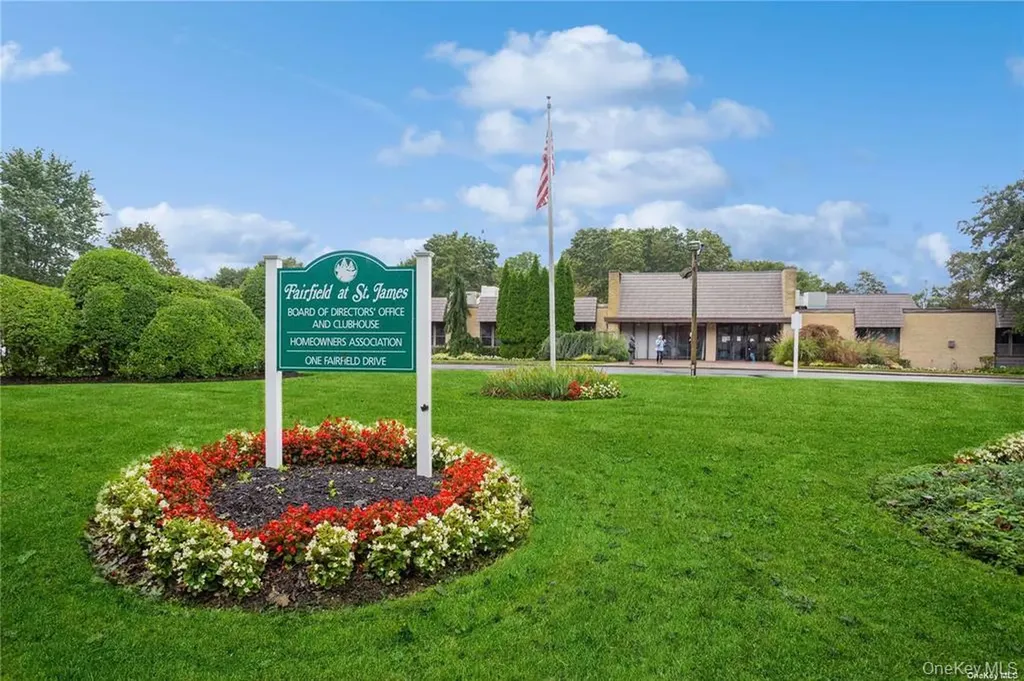 201 Bentley Court E Saint James NY 11780