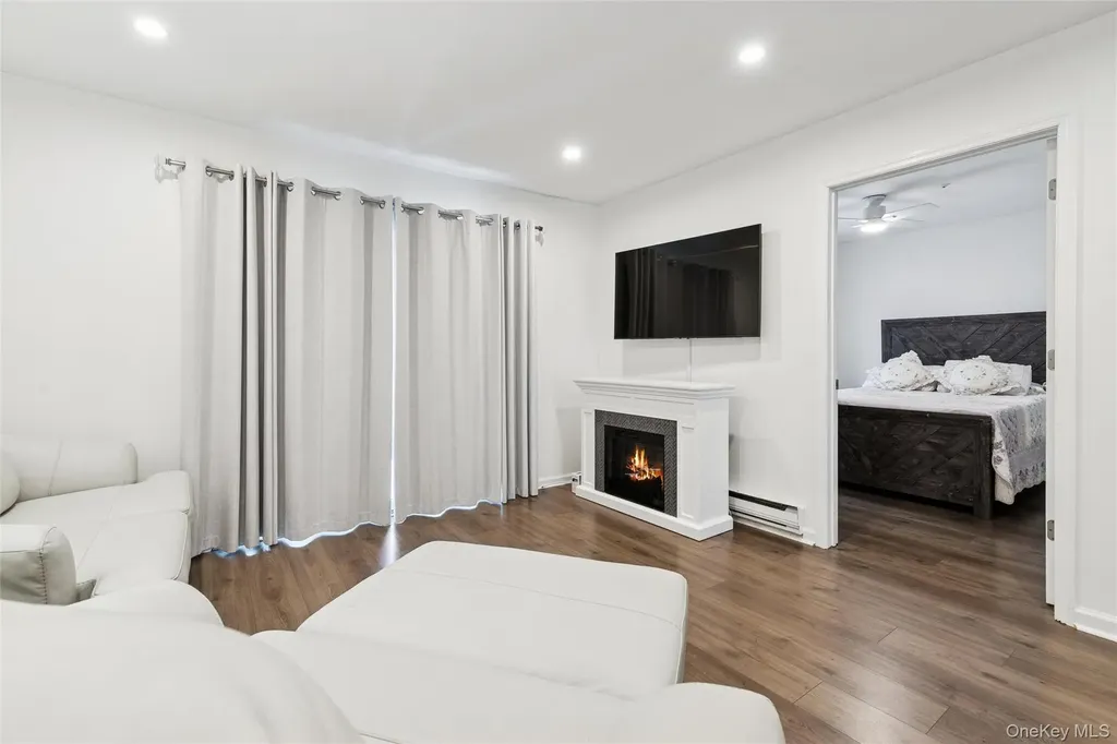 201 Bentley Court E Saint James NY 11780