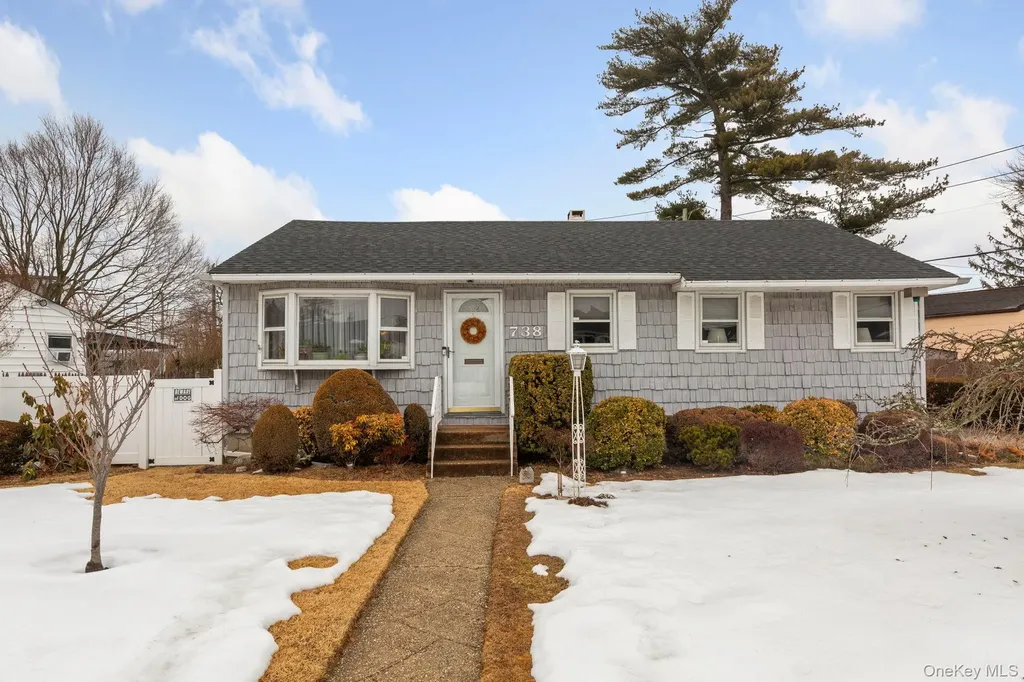 738 Sprague Avenue Franklin Square NY 11010