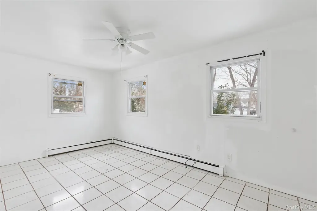 103 W Yaphank Road Coram NY 11727