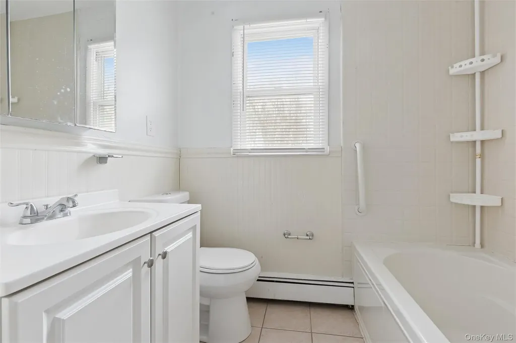 103 W Yaphank Road Coram NY 11727