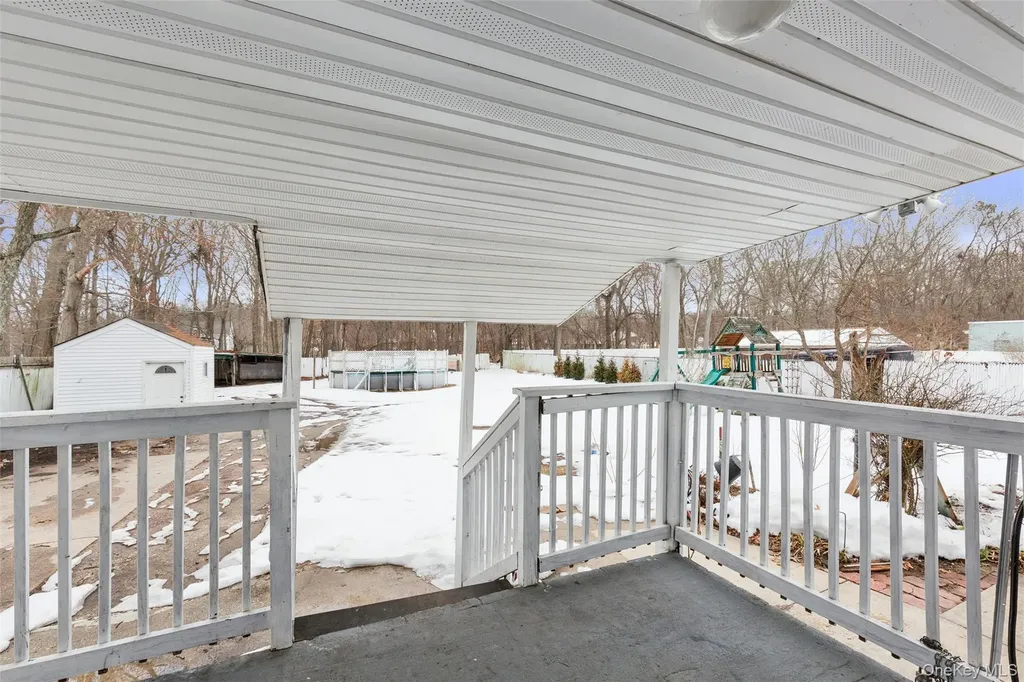 103 W Yaphank Road Coram NY 11727