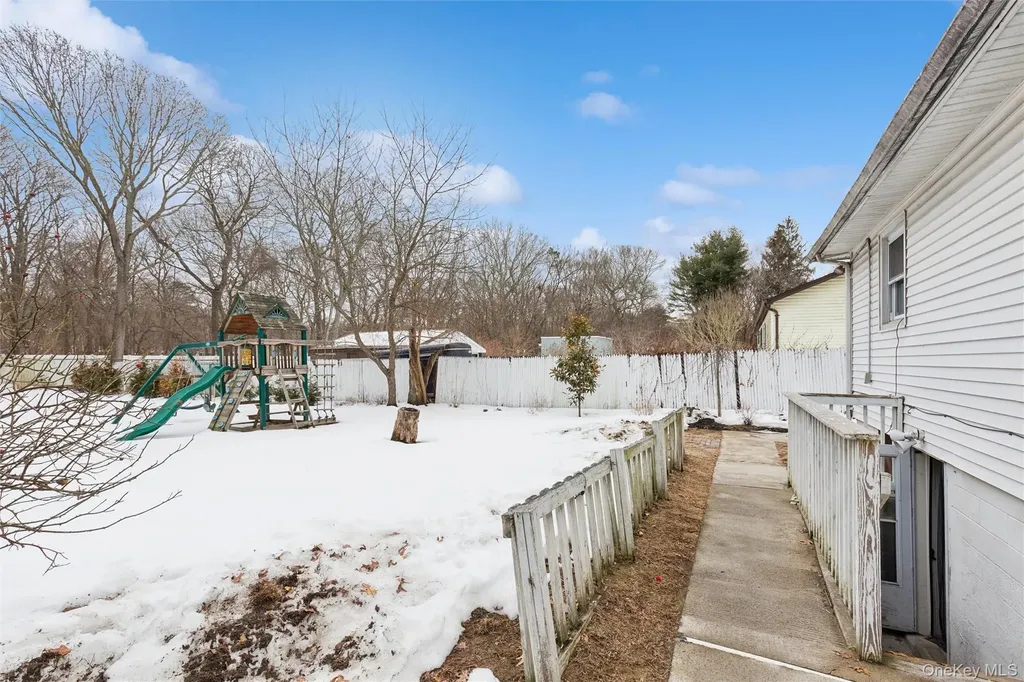 103 W Yaphank Road Coram NY 11727