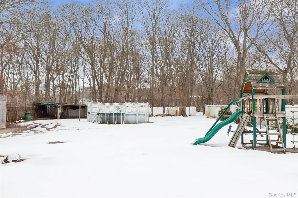 103 W Yaphank Road Coram NY 11727