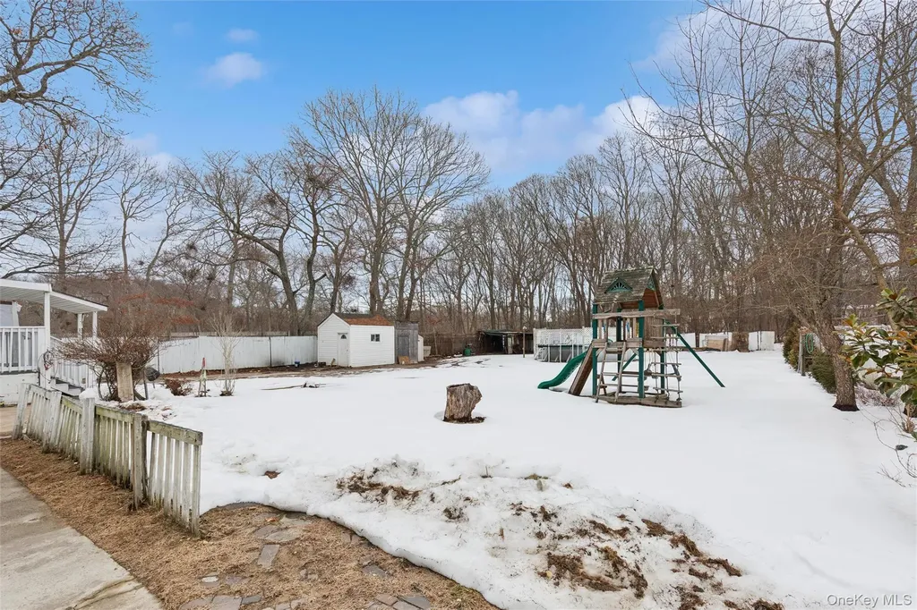 103 W Yaphank Road Coram NY 11727