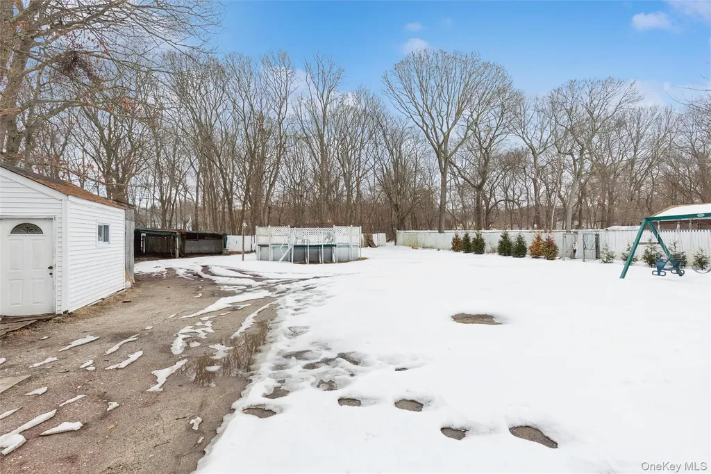 103 W Yaphank Road Coram NY 11727