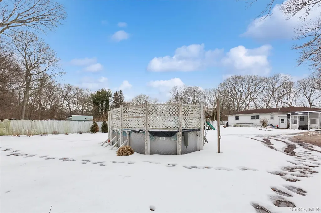 103 W Yaphank Road Coram NY 11727