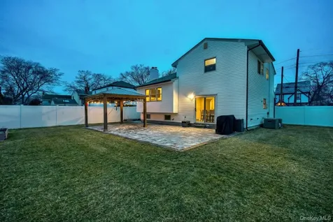 2550 Natta Boulevard Bellmore NY 11710