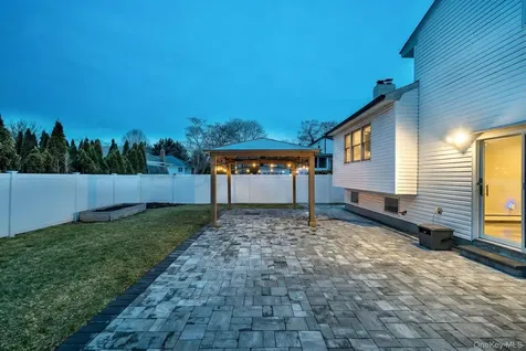 2550 Natta Boulevard Bellmore NY 11710