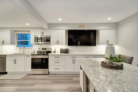 2550 Natta Boulevard Bellmore NY 11710