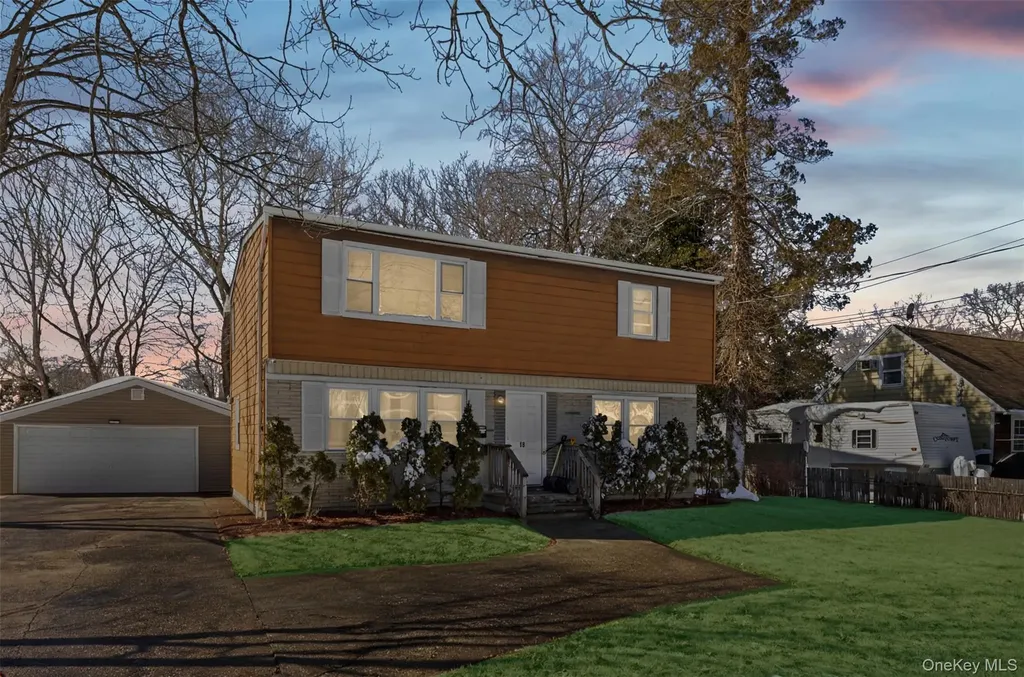 183 Mark Tree Road Centereach NY 11720