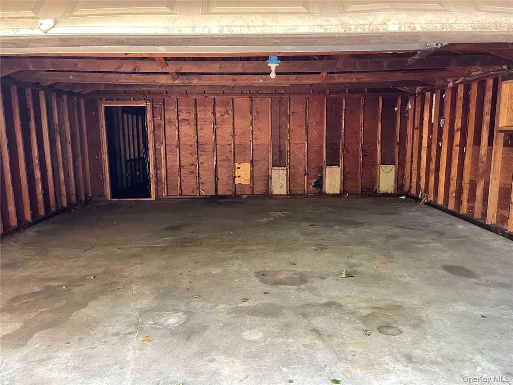 183 Mark Tree Road Centereach NY 11720