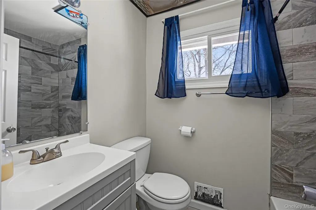 183 Mark Tree Road Centereach NY 11720