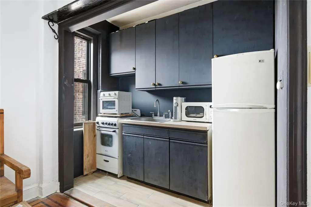 141 Woodmere Boulevard Woodmere NY 11598