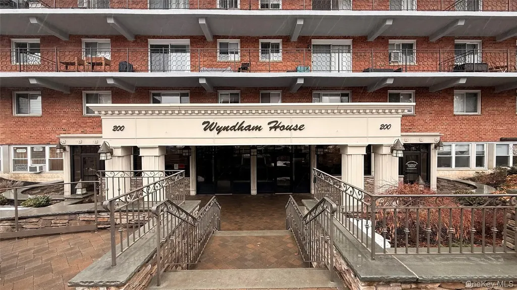 200 Atlantic Avenue Lynbrook NY 11563