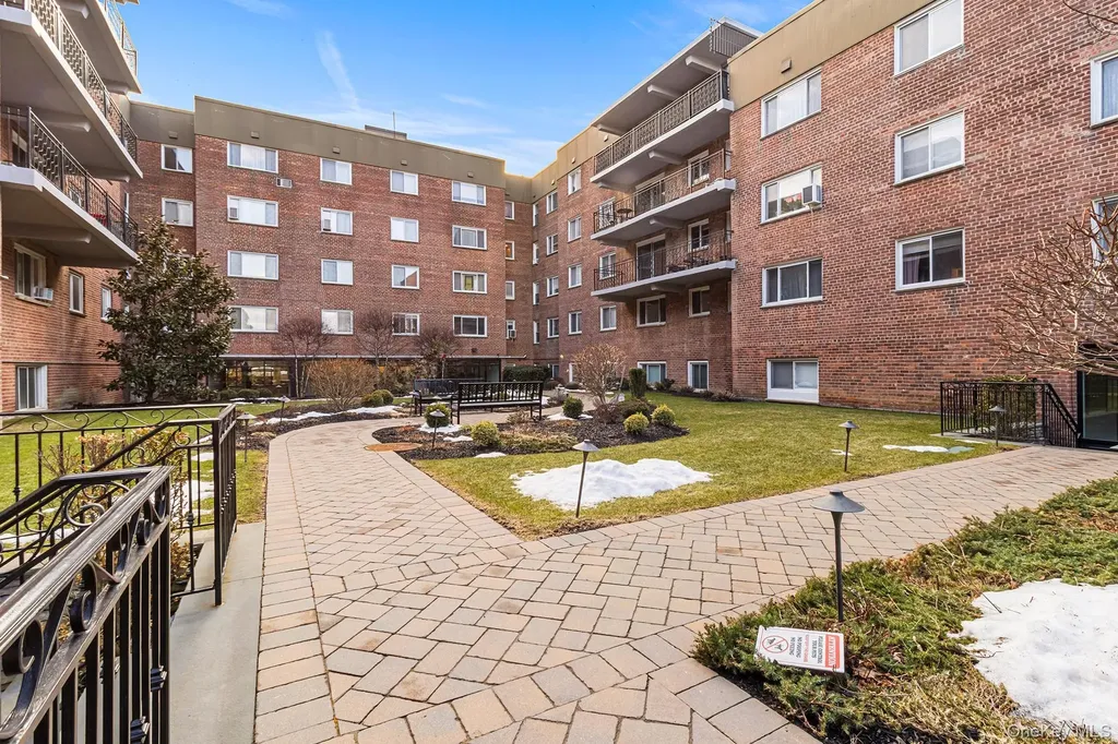 200 Atlantic Avenue Lynbrook NY 11563