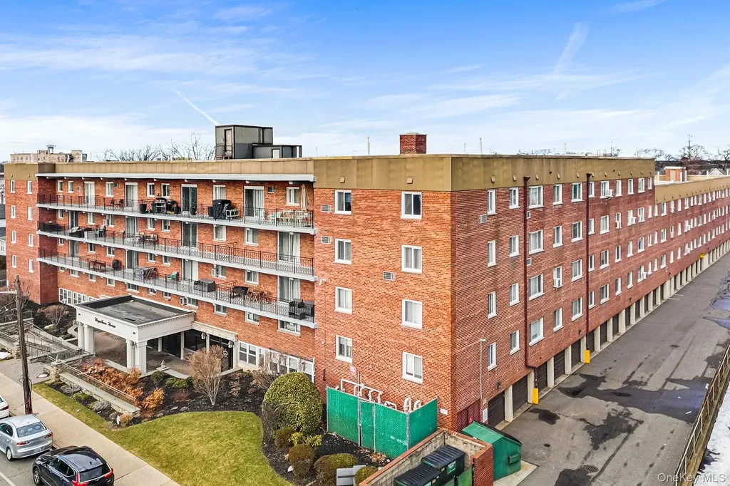 200 Atlantic Avenue Lynbrook NY 11563