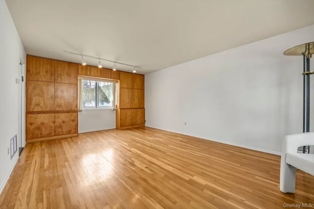 23 Madison Jericho NY 11753