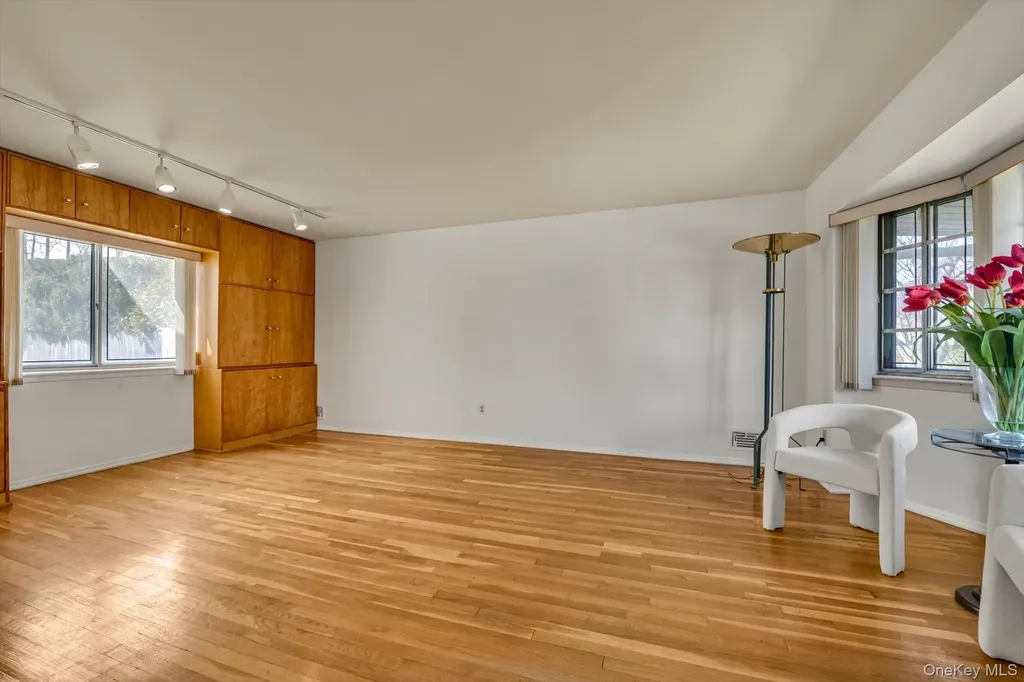 23 Madison Jericho NY 11753