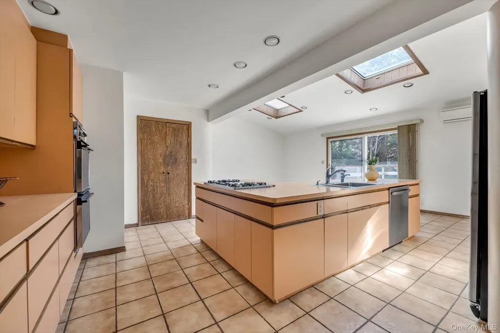 23 Madison Jericho NY 11753