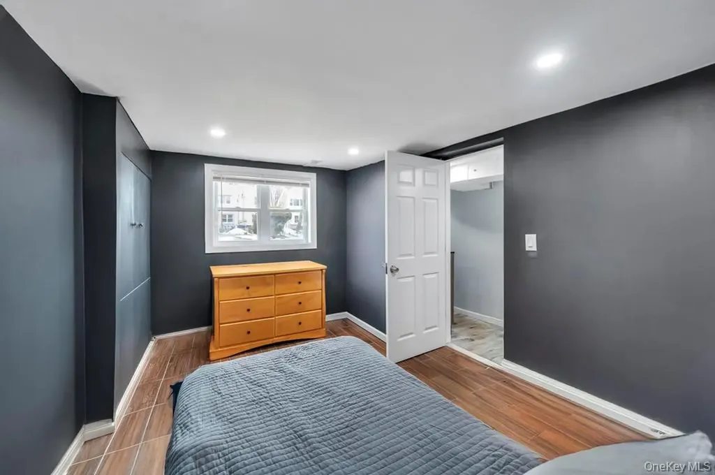 280 Balcom Avenue Bronx NY 10465