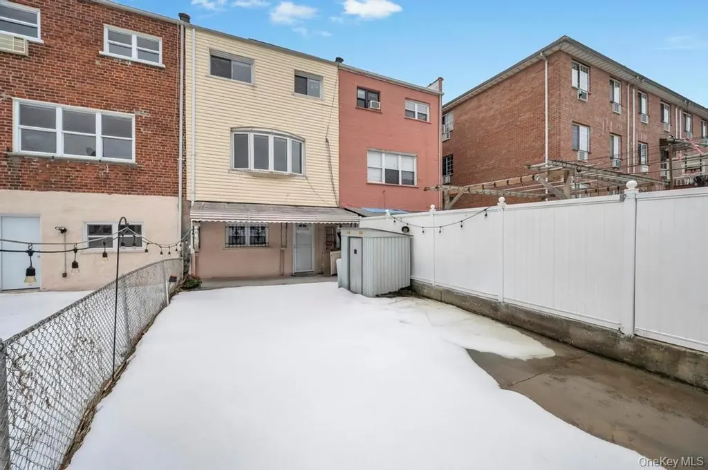 280 Balcom Avenue Bronx NY 10465