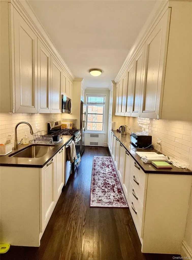 7312 35th Avenue Jackson Heights NY 11372