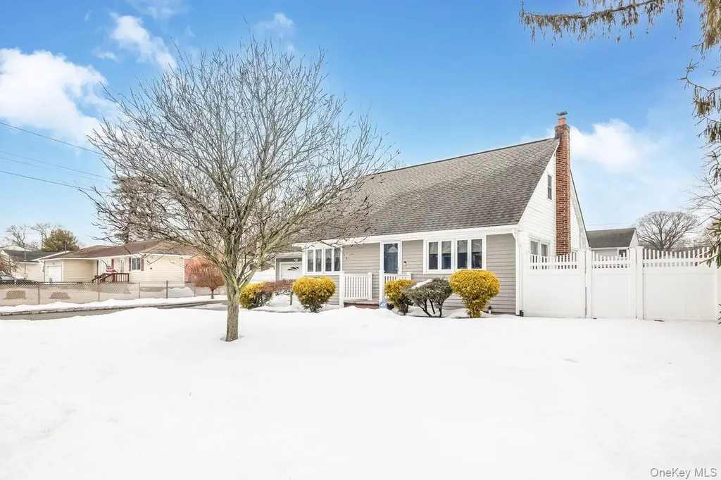 17 Willis Avenue Ronkonkoma NY 11779
