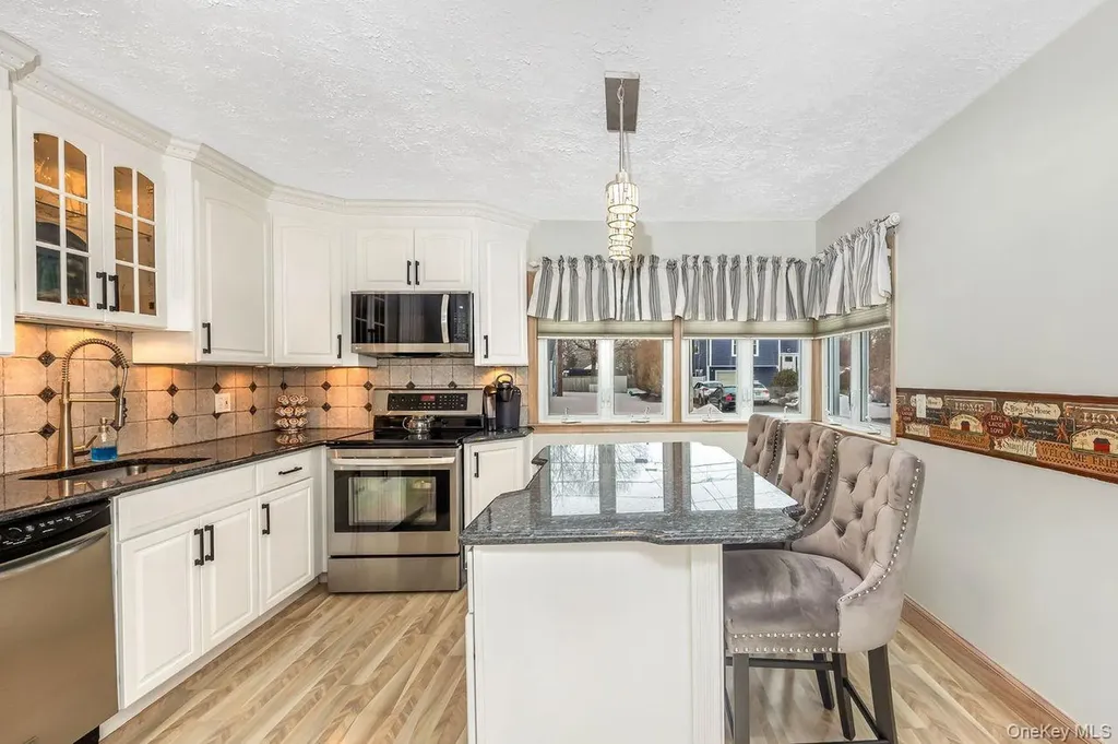 17 Willis Avenue Ronkonkoma NY 11779